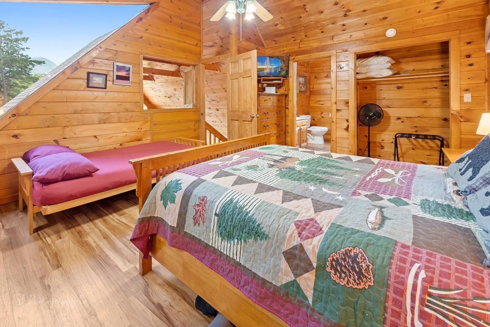 Hibernation Station Cabin Sevierville Buitenkant foto