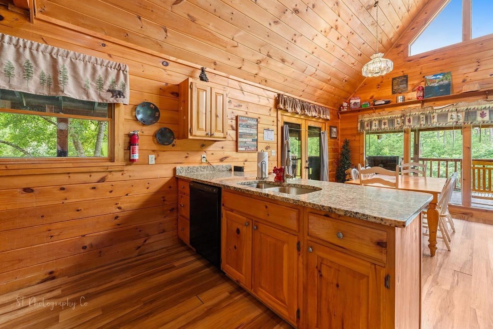 Hibernation Station Cabin Sevierville Buitenkant foto